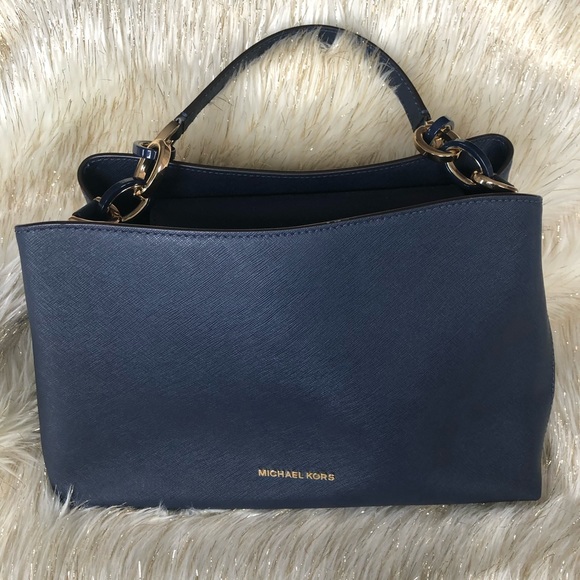 Like New Michael Kors navy handbag - Picture 6 of 11